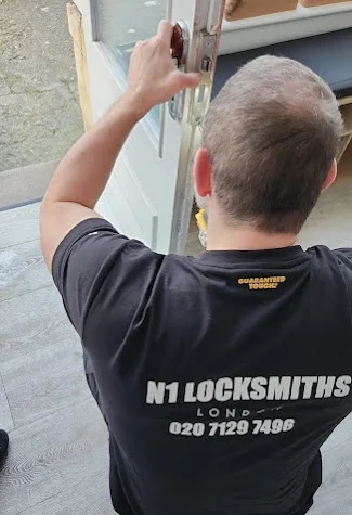 locksmith services on Donegal Street