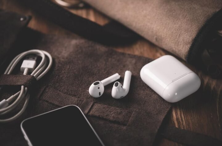 wireless earbuds