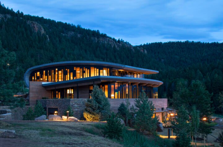 Discover Luxurious Mountain Retreats