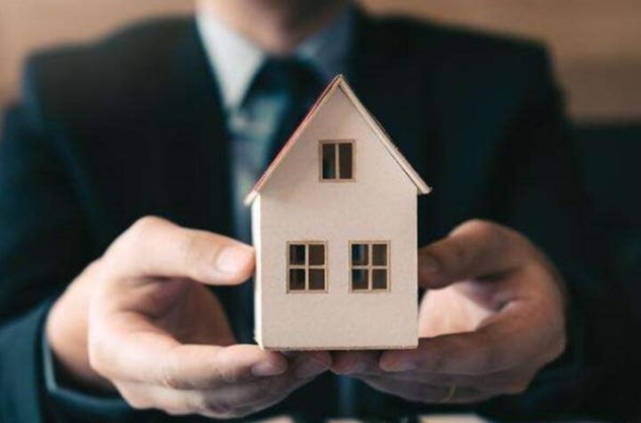 estate agent